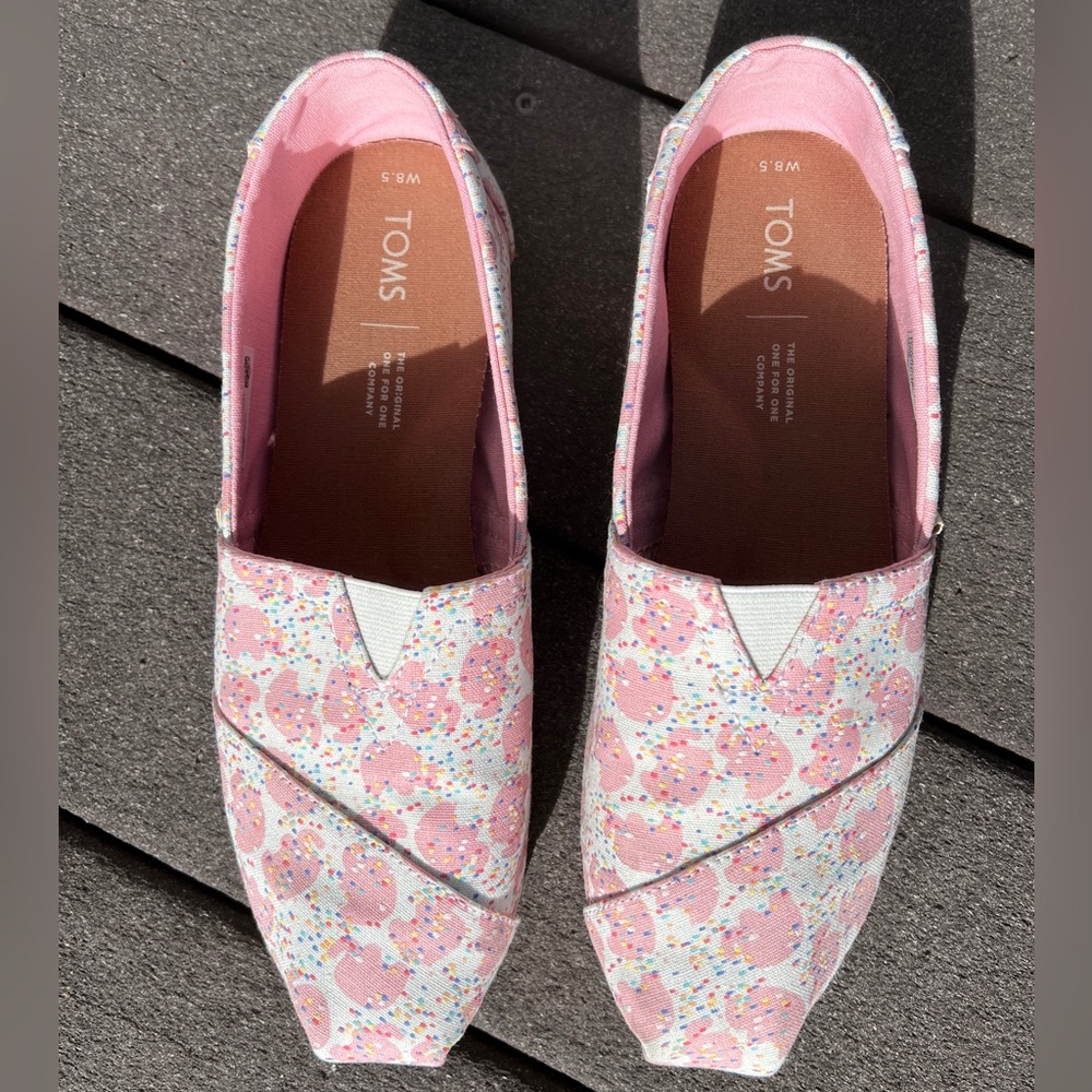 VGUC TOMS Women’s Size 8.5 Circus Animal Cookie Print